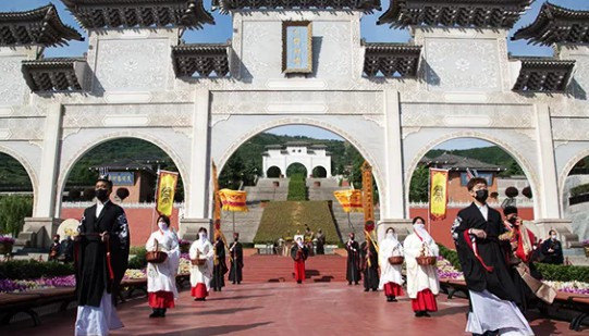 西安墓地有哪些服務(wù)介紹?-鳳凰嶺公墓